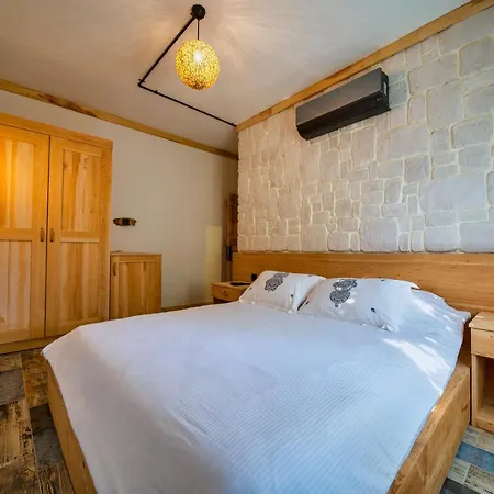 ベッド・アンド・ブレックファスト Private And Luxurious Suites In Villa With Beautiful Garden *