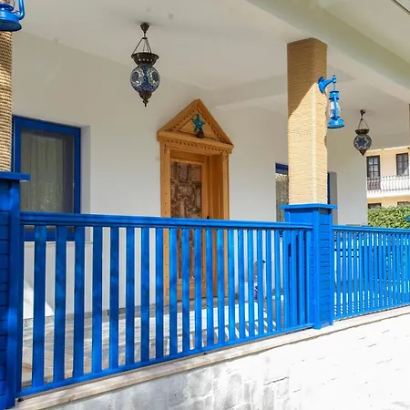 ベッド・アンド・ブレックファスト Private And Luxurious Suites In Villa With Beautiful Garden ギョジェク
