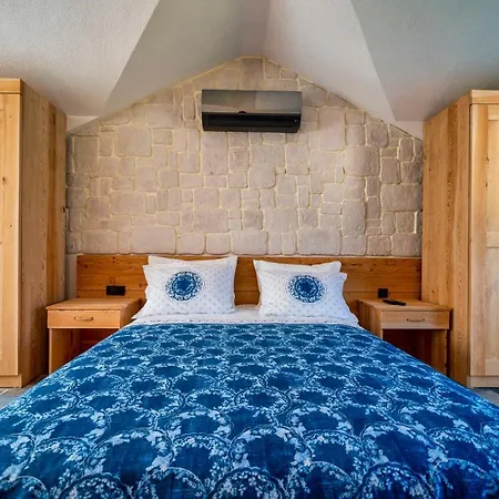 Private And Luxurious Suites In Villa With Beautiful Garden ベッド・アンド・ブレックファスト *
