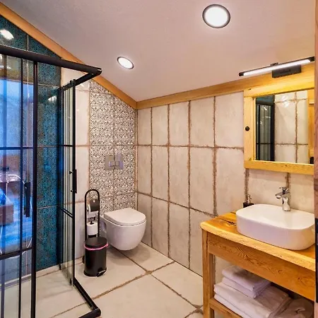 Bed and Breakfast Private And Luxurious Suites In Villa With Beautiful Garden *