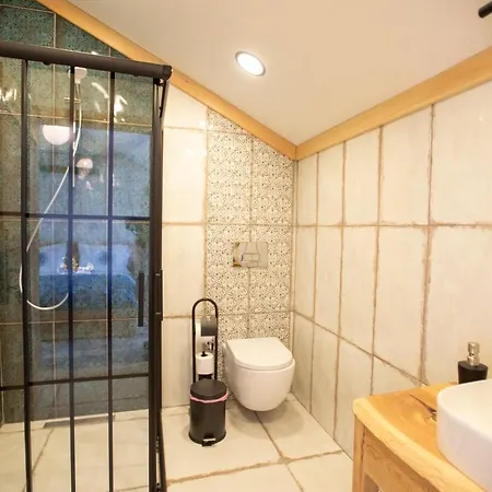 Private And Luxurious Suites In Villa With Beautiful Garden Göcek