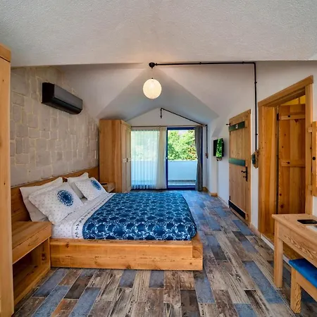 Oda ve Kahvaltı Private And Luxurious Suites In Villa With Beautiful Garden